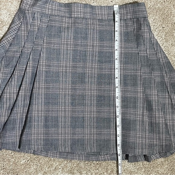 Garage | Pleated mini skirt - Picture 3 of 5